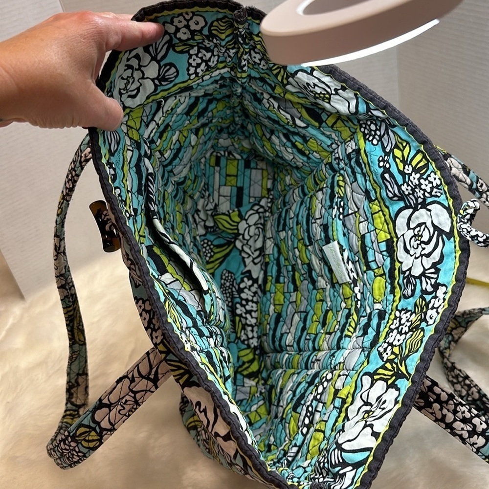 Vera Bradley Island Blooms Iconic Vera Tote and shoulder bag 2 pcs EUC - Picture 11 of 15